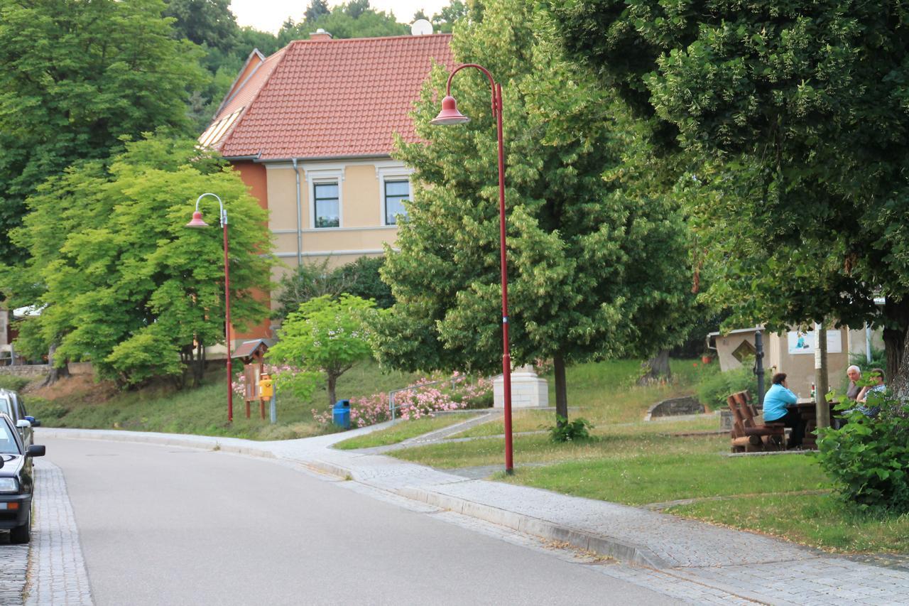 Hotel Garni Zum Rebstock Naumburg (Saale) Exterior foto
